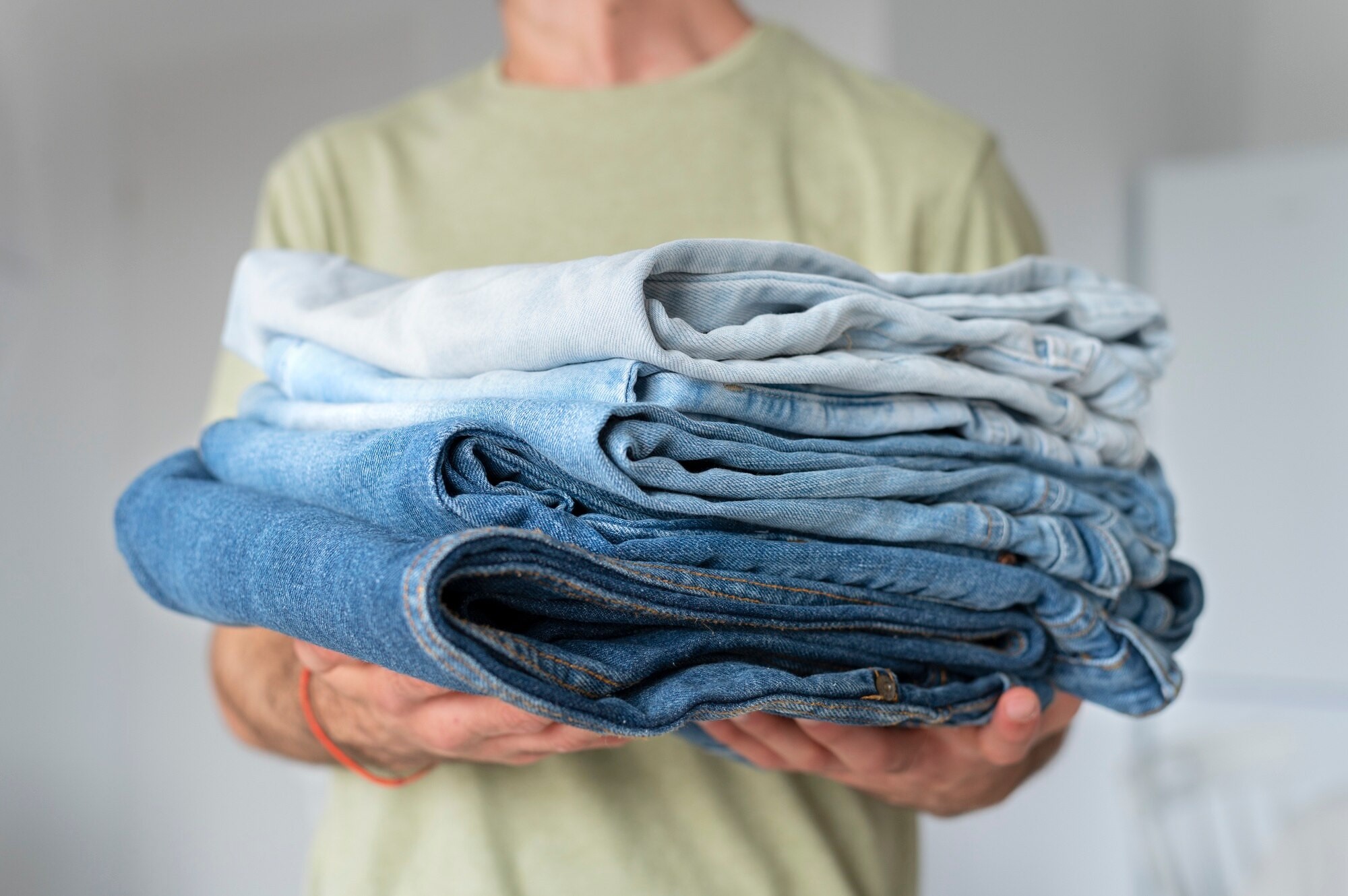 A Complete Guide on How to Wash Jeans